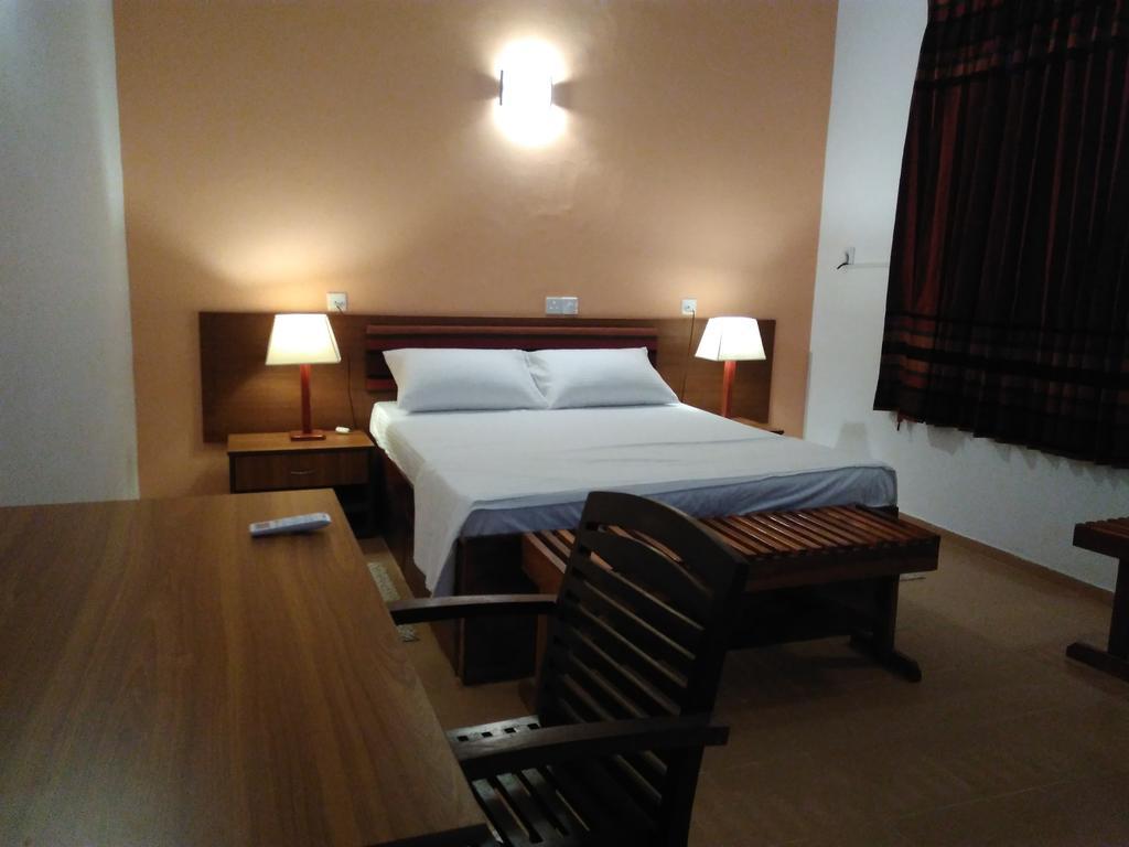 The Rock House Apartment Katunayaka Екстериор снимка