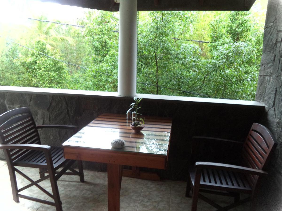 The Rock House Apartment Katunayaka Екстериор снимка